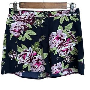 NWT‎ Boohoo Floral Lightweight Shorts women's size 4